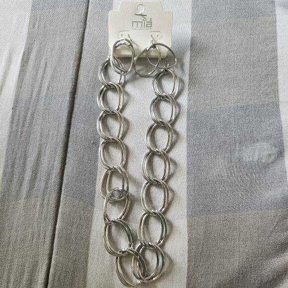 Mia Collection Chain Necklace and earrings set Silver - Picture 1 of 3